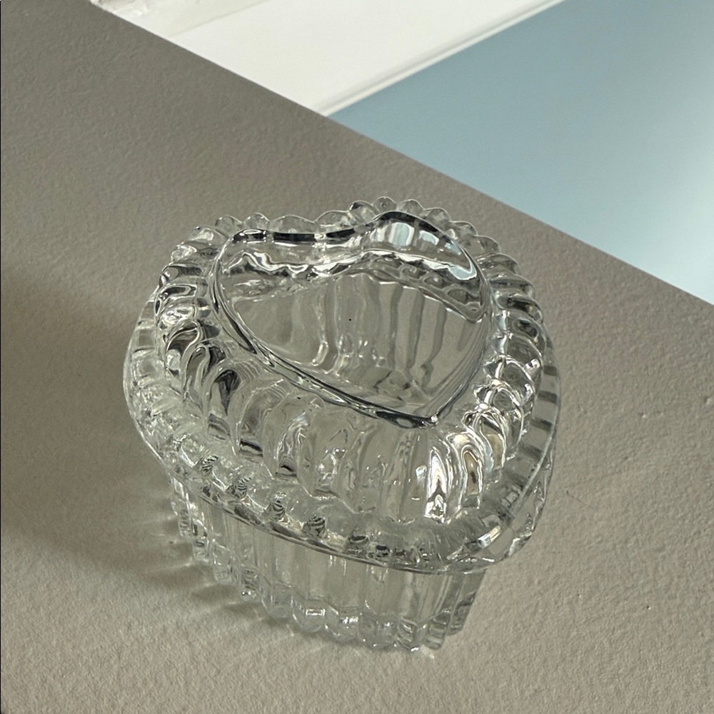 Elegant Clear Glass Heart-Shaped Decorative Box ring dish keepsake box